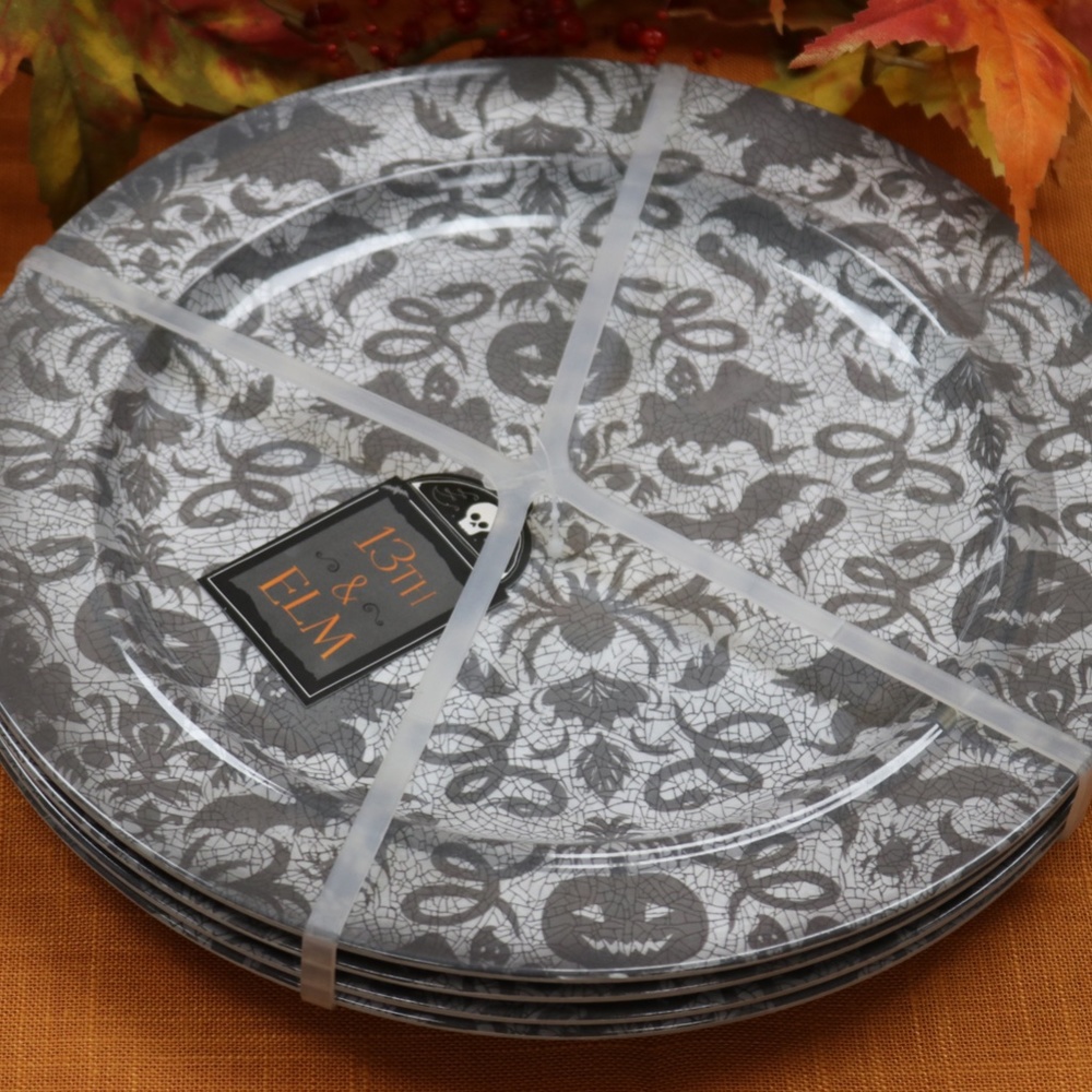 13TH & ELM HALLOWEEN MELAMINE ROUND DINNER PLATES PUMPKINS GHOSTS BATS-GRAY- S/4